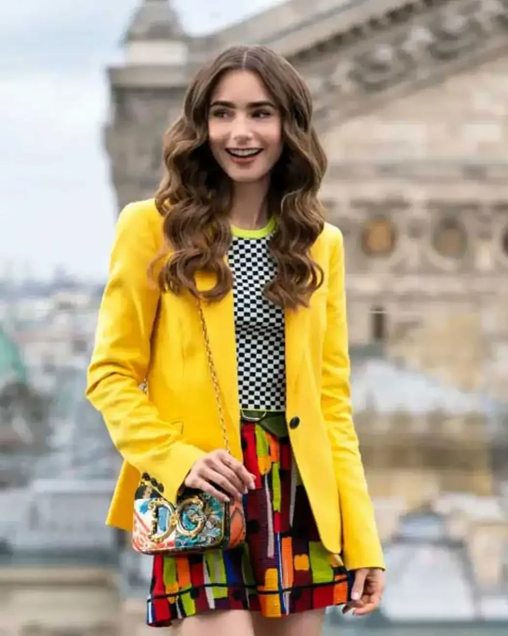 Emily Cooper S02 yellow blazer