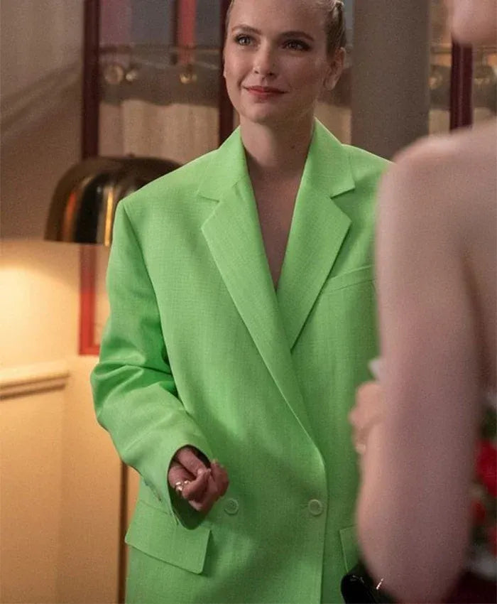 Oversized green coat Emily in Paris S03