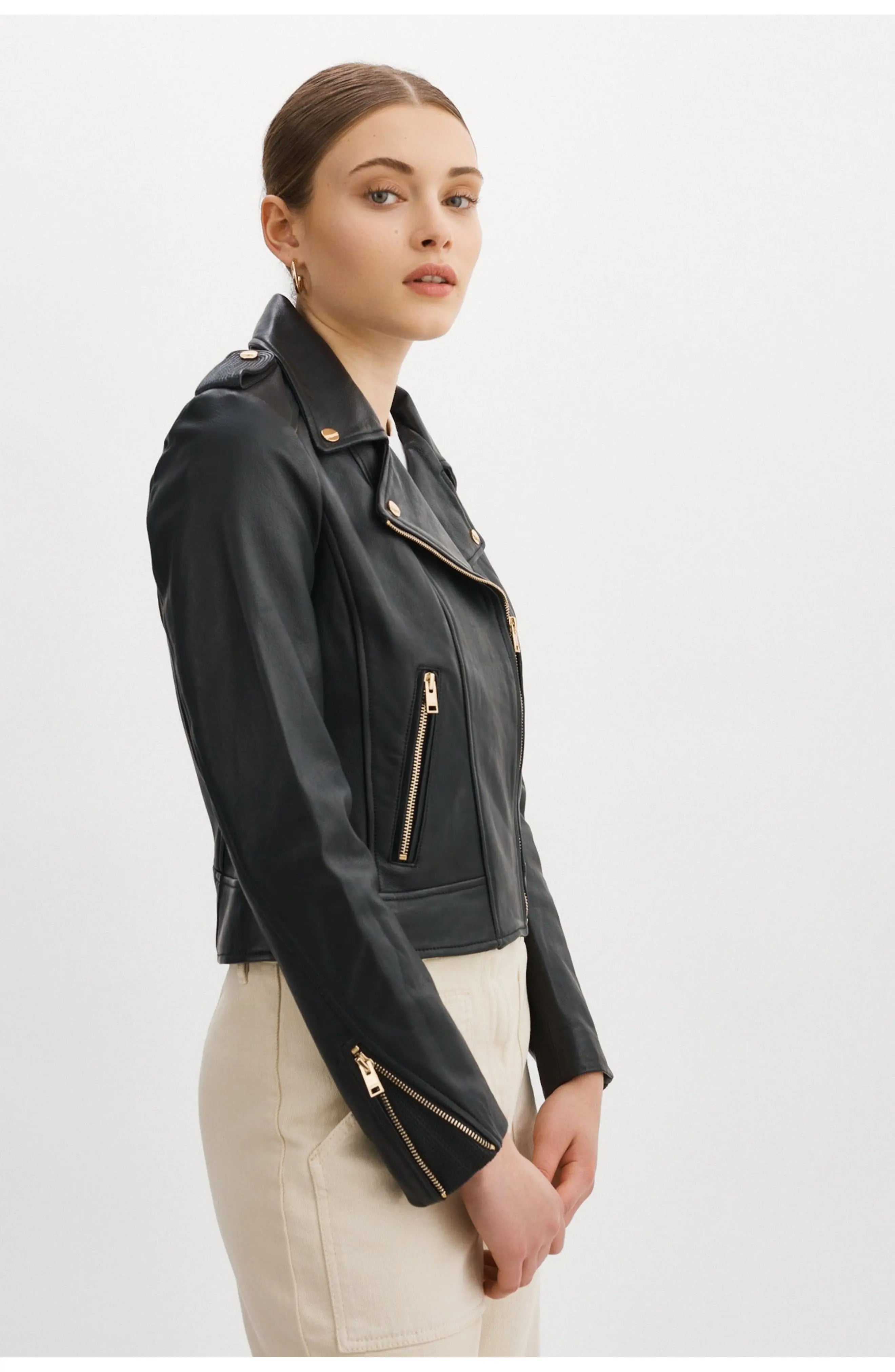 Women_Biker_Leather_Black_Jacket_Side