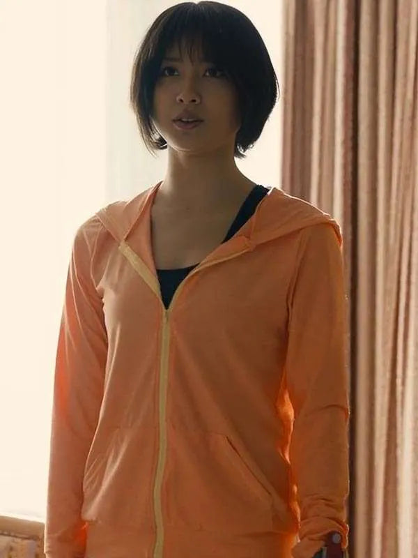 Yuzuha-Usagi-Alice-in-Borderland-Orange-Hoodie